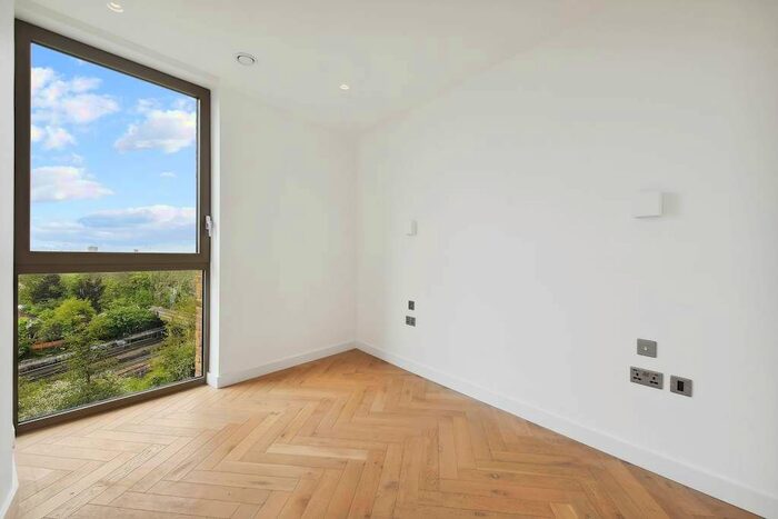 2 Bedroom Flat To Rent In Oberman Road, London, NW10