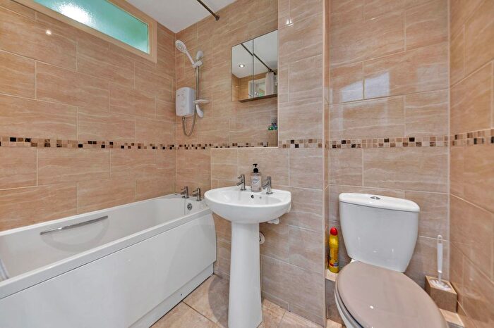 2 Bedroom Flat For Sale In Swift Close, Royston, SG8