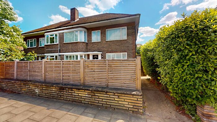 2 Bedroom Maisonette To Rent In Croydon Road, West Wickham, BR4