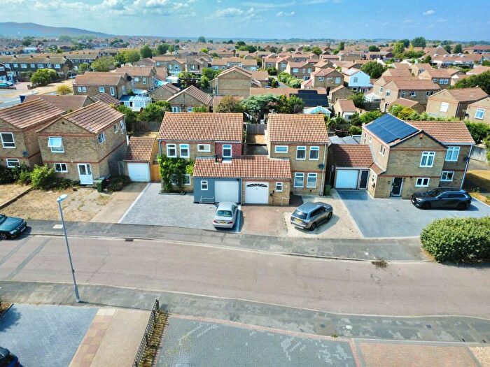 4 Bedroom Link Detached House For Sale In Peyton Close, Eastbourne, BN23