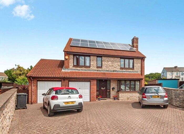 4 Bedroom Detached House For Sale In Chestnut Place, Weymouth, DT3