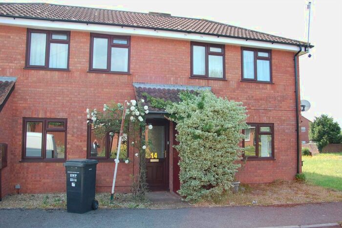 2 Bedroom Flat To Rent In Darwin Close, Taunton, TA2