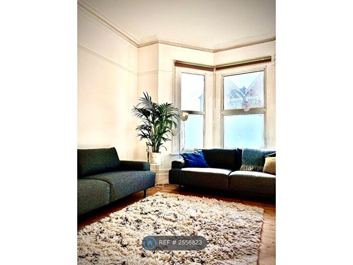 2 Bedroom Flat To Rent In Bowes Park, London, N22