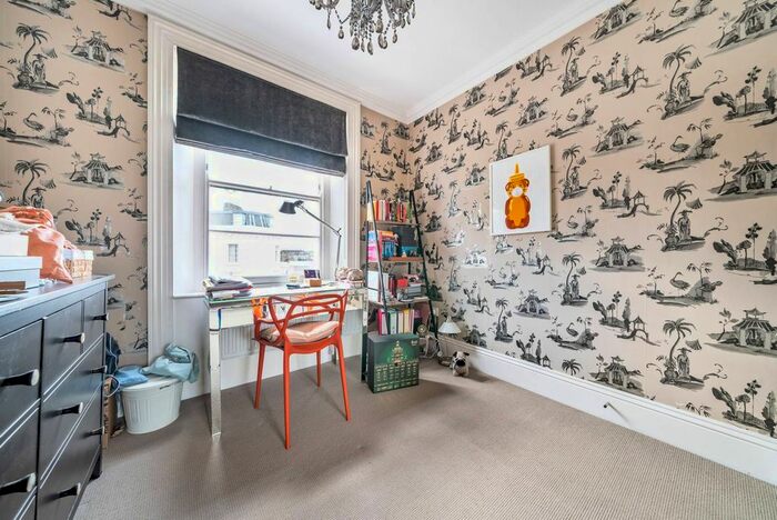 2 Bedroom Flat To Rent In St Georges Square, Pimlico, London, SW1V