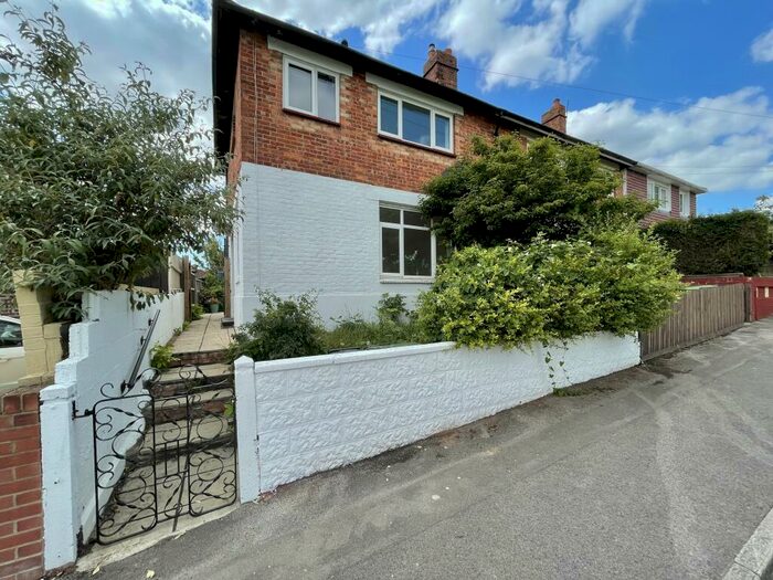 3 Bedroom House To Rent In Fairfield Square, Cosham, PO6