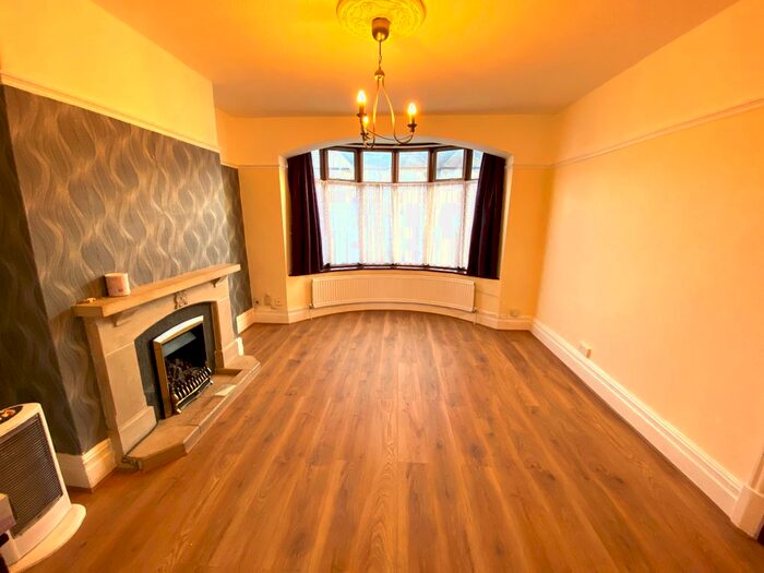 3 Bedroom Terraced House To Rent In Ashburton Avenue, Goodmays IG3