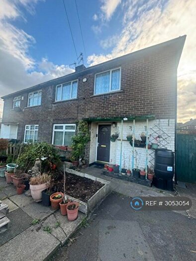 3 Bedroom Semi-Detached House To Rent In Firbank Green, Bradford, BD2