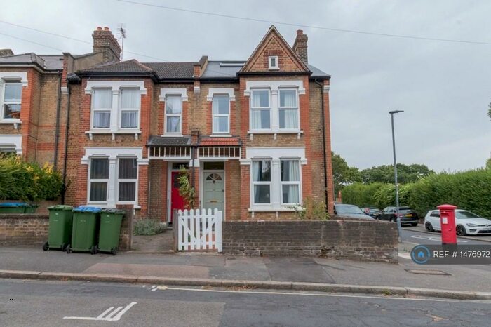 5 Bedroom End Of Terrace House To Rent In Kinveachy Gardens, London, SE7