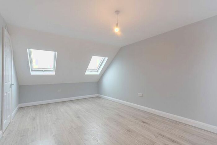 3 Bedroom Flat To Rent In Constance Road, Sutton, SM1