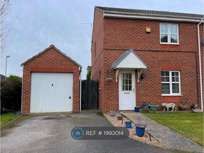 3 Bedroom Semi-Detached House To Rent In Airedale Drive, Bridlington, YO16