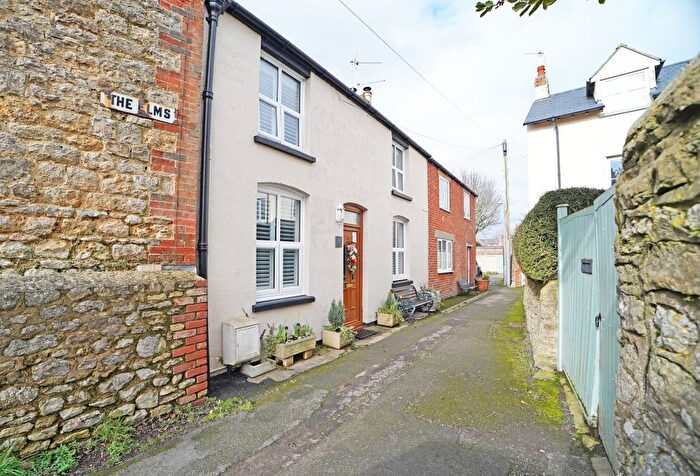 2 Bedroom Cottage For Sale In The Elms, Highworth, Swindon, SN6