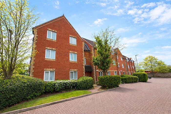 2 Bedroom Flat For Sale In Lupin Close, Rush Green, RM7