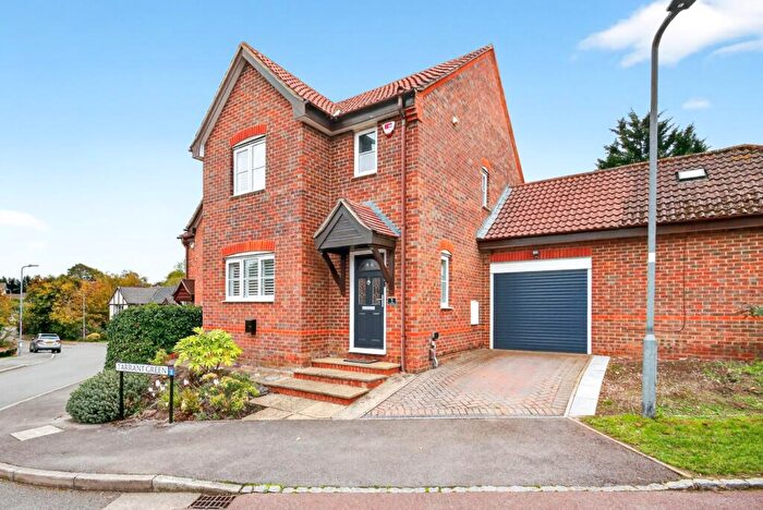 3 Bedroom Link Detached House For Sale In Tarrant Green, Bracknell, RG42