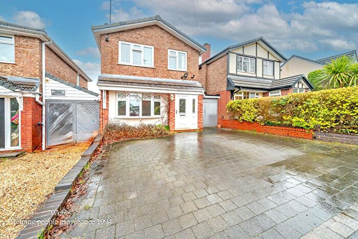 3 Bedroom Link Detached House For Sale In Durham Drive, Rugeley, WS15