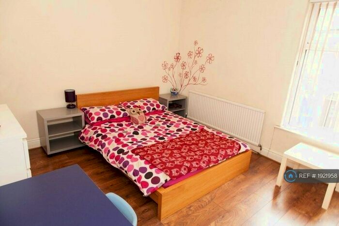 4 Bedroom Terraced House To Rent In Shippey Street, Manchester, M14