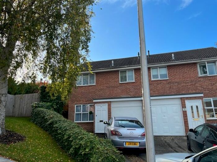 3 Bedroom Semi-Detached House To Rent In Willowdown, Weston-Super-Mare, BS22