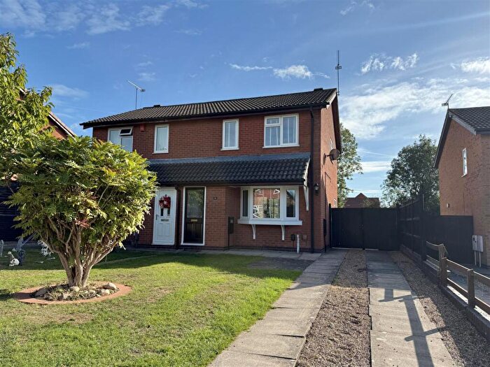 3 Bedroom Semi-Detached House For Sale In Turville Close, Wigston, LE18