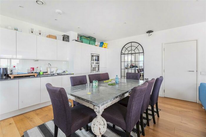 3 Bedroom Apartment To Rent In Branch Place, Hoxton, London, N1