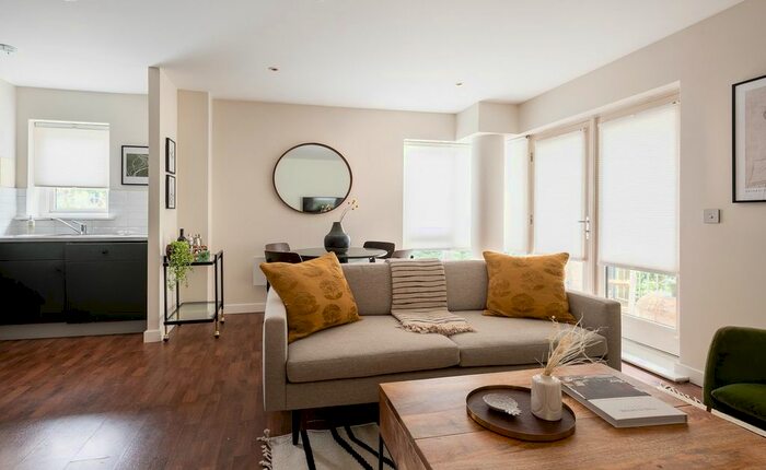 2 Bedroom Mews House To Rent In Eastside Mews, London, E3