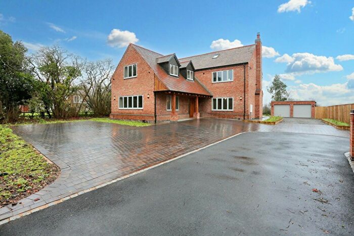 5 Bedroom Detached House For Sale In Droitwich Road, Feckenham, Redditch, B96