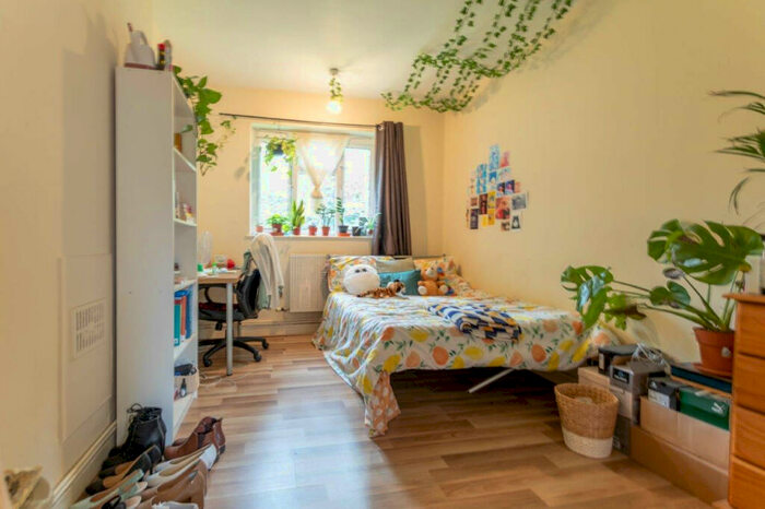 3 Bedroom Flat To Rent In St. Agnes Place, London, SE11