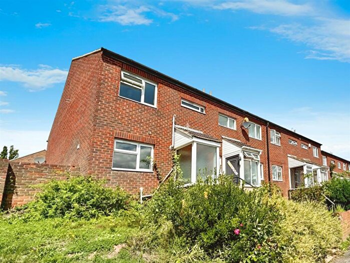 3 Bedroom End Of Terrace House For Sale In Ryde Close, Walderslade, ME5