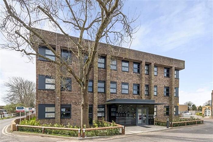 1 Bedroom Flat To Rent In Dolphin Bridge House, Rockingham Road, UB8