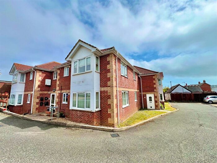 1 Bedroom Flat For Sale In Freshwater, Isle Of Wight, PO40