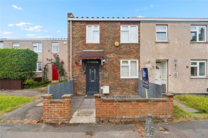 3 Bedroom End Of Terrace House For Sale In Harebell Way, Romford, RM3