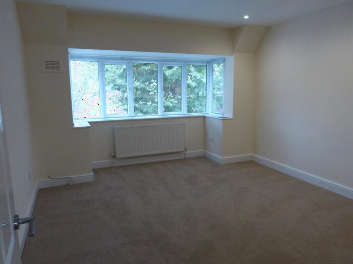 2 Bedroom Flat To Rent In Wentworth Road, London, NW11