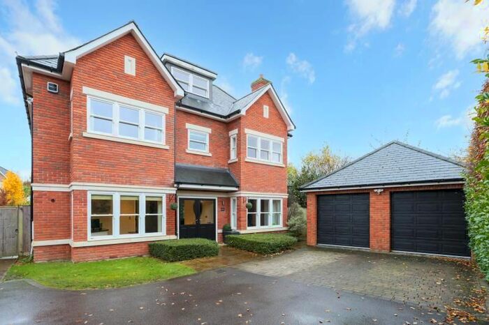5 Bedroom Detached House To Rent In Oakshade Road, Oxshott, Surrey, KT22