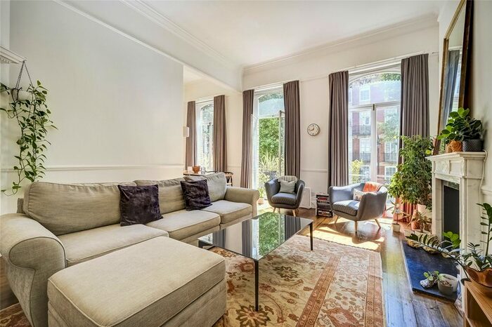 2 Bedroom Flat To Rent In Old Brompton Road, Earls Court, SW5