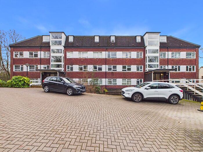 2 Bedroom Flat For Sale In Abingdon Lodge, Beckenham Lane, Bromley, Kent, BR2