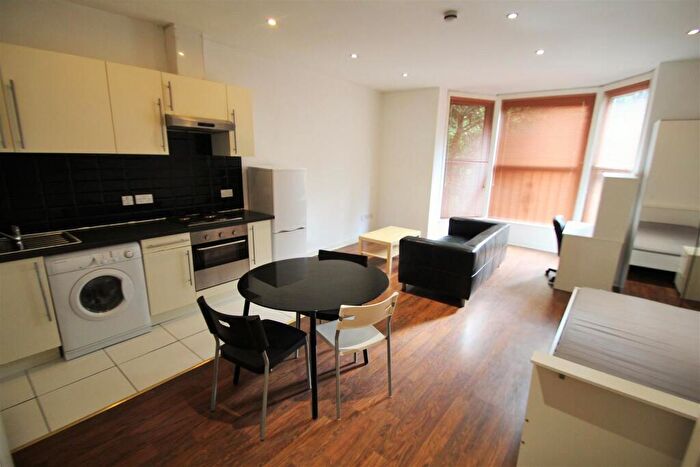 1 Bedroom Apartment To Rent In St Johns Terrace, Hyde Park, Leeds, LS3