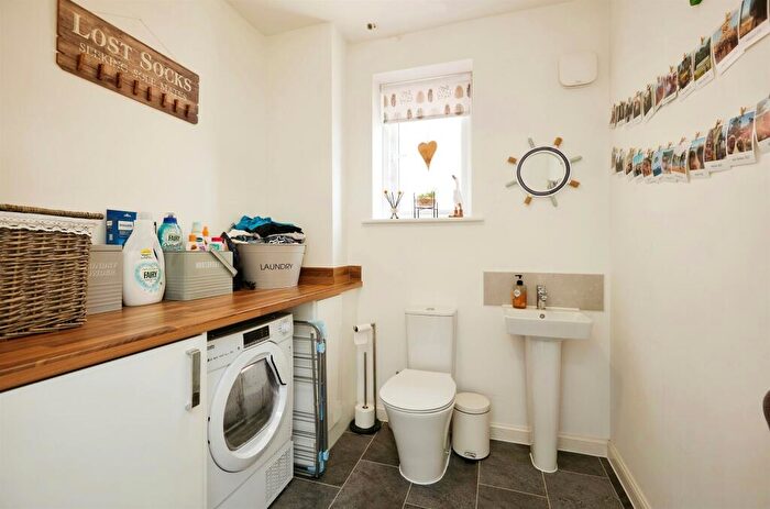 4 Bedroom Detached House For Sale In Mccudden Drive, Longhedge, Salisbury, SP4