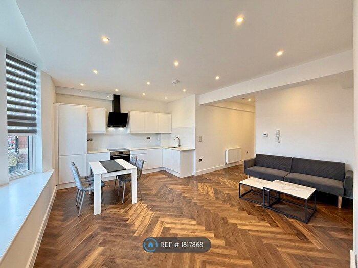 2 Bedroom Flat To Rent In Camberwell Church Street, London, SE5