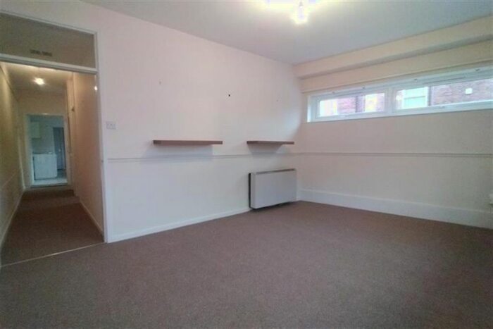 2 Bedroom Flat To Rent In Trent Road, Beeston, Nottingham NG9