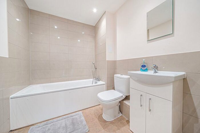 2 Bedroom Flat For Sale In Copeland House, Stevenage, Hertfordshire, SG1