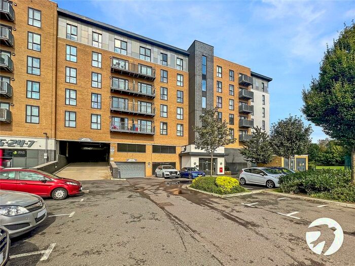 2 Bedroom Flat To Rent In Clydesdale Way, Belvedere, DA17