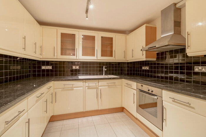 2 Bedroom Flat To Rent In Woodstock Road, Oxford, OX2