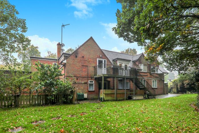 4 Bedroom Flat To Rent In Sample Oak Lane, Chilworth, Guildford, GU4