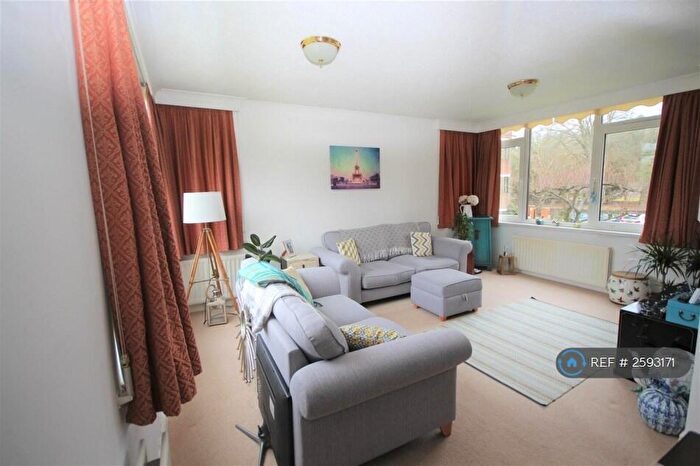 2 Bedroom Flat To Rent In Ray Mead Road, Maidenhead, SL6