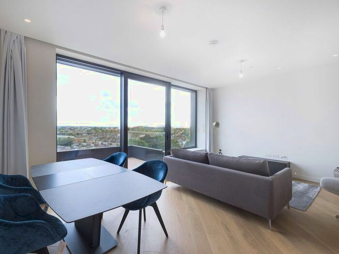 2 Bedroom Flat To Rent In Wood Lane, London, W12