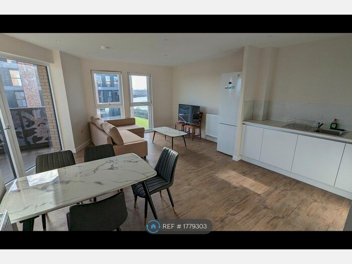 2 Bedroom Flat To Rent In Green Ferry Way, London, E17