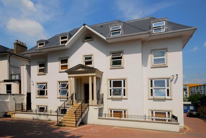 2 Bedroom Flat To Rent In High Street, Hornsey, Crouch End, London, N8