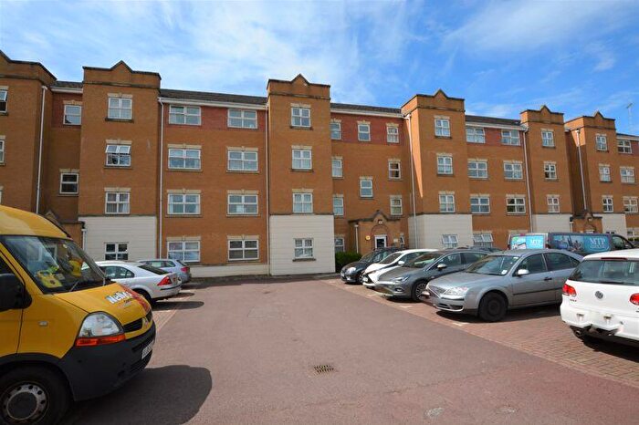 1 Bedroom Flat To Rent In Pickfords Gardens, Slough, SL1