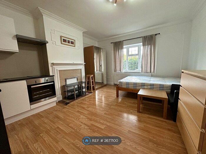 Studio To Rent In Wendover Court, London, NW2