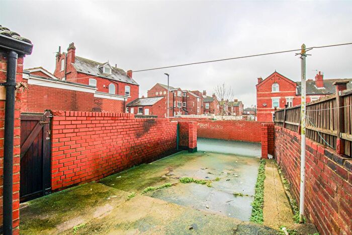 2 Bedroom End Terrace House For Sale In St. Nicholas Street, Castleford, WF10