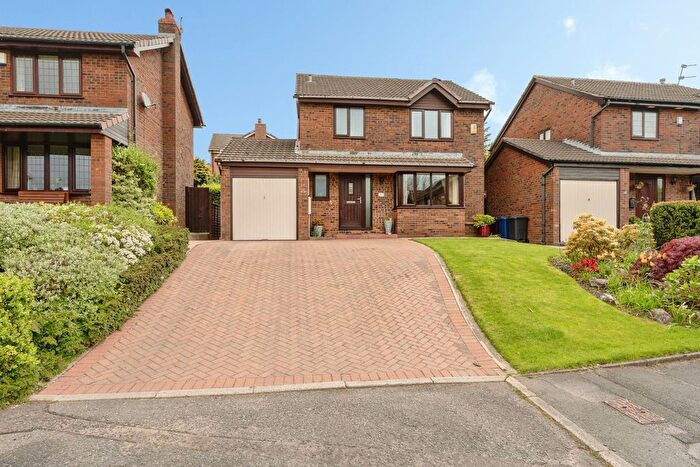 3 Bedroom Detached House For Sale In Lingmoor Drive, Burnley, Lancashire, BB12