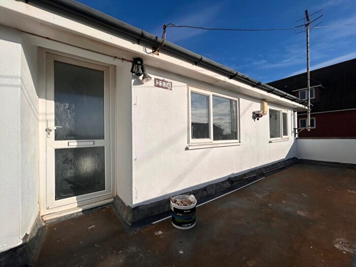 2 Bedroom Flat To Rent In South Coast Road, Peacehaven, BN10